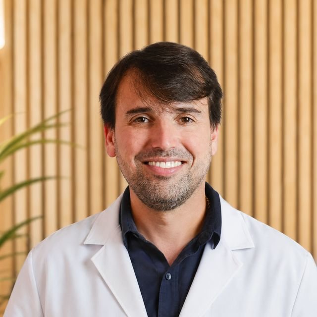 Dr. Carlos Eduardo Lima
